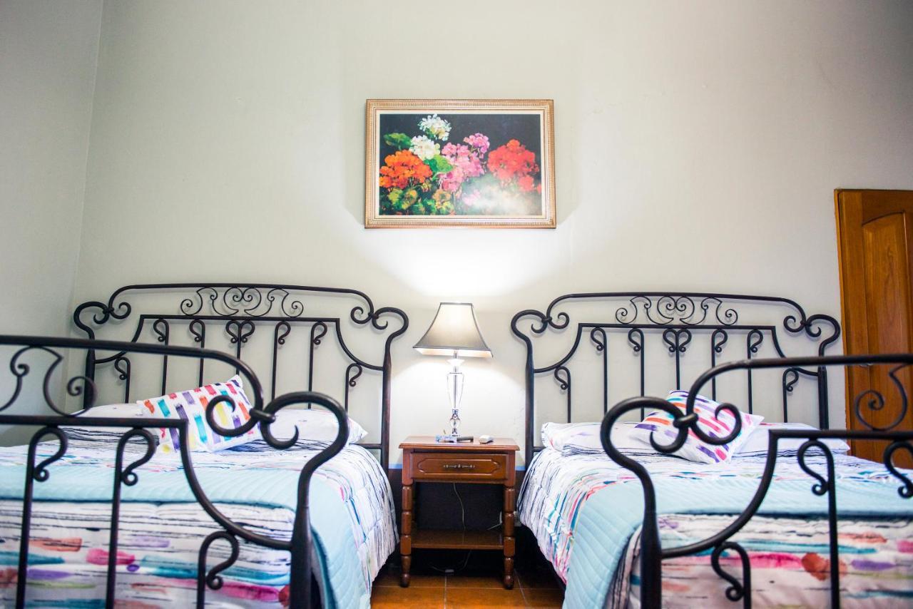 Hotel Casa De Las Fuentes Антигуа-Гватемала Экстерьер фото